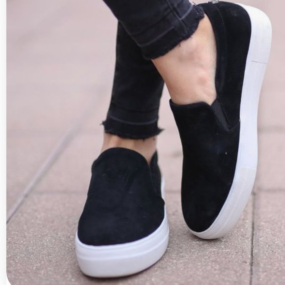 Steve Madden Gills Sneaker - Picture 1 of 8